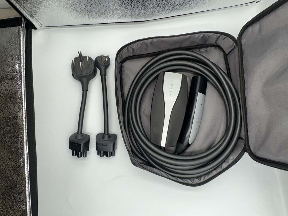 Tesla Gen 2 Mobile Connector Charger + NEMA 5-15/14-50 Adapters & Case